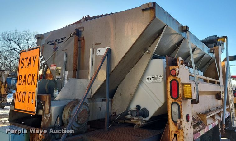 image for item LJ9472 2005 International 7400 dump truck