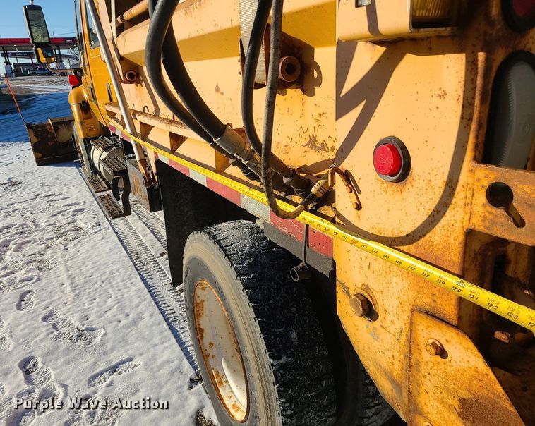 image for item LJ9472 2005 International 7400 dump truck