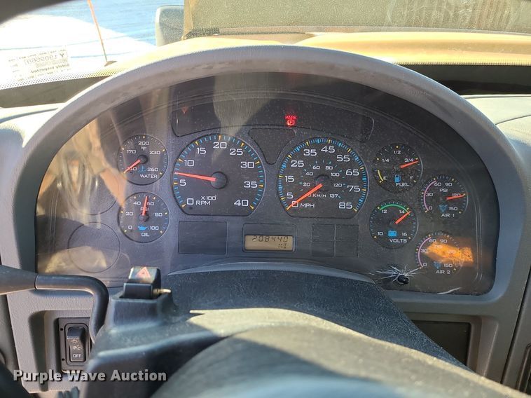 image for item LJ9472 2005 International 7400 dump truck