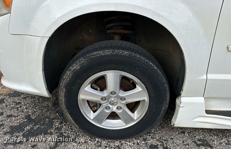 image for item LK9711 2011 Dodge Grand Caravan  handicap accessible van