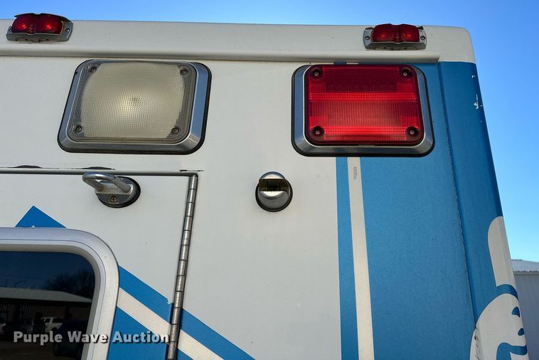 image for item LK9769 2008 GMC C4500 ambulance
