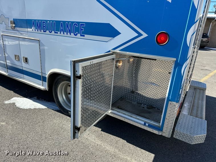 image for item LK9769 2008 GMC C4500 ambulance