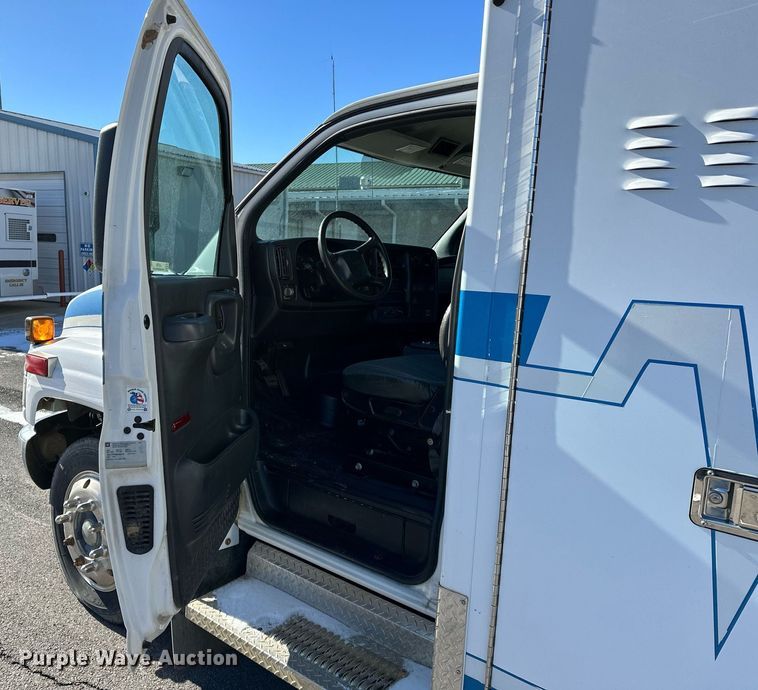 image for item LK9769 2008 GMC C4500 ambulance