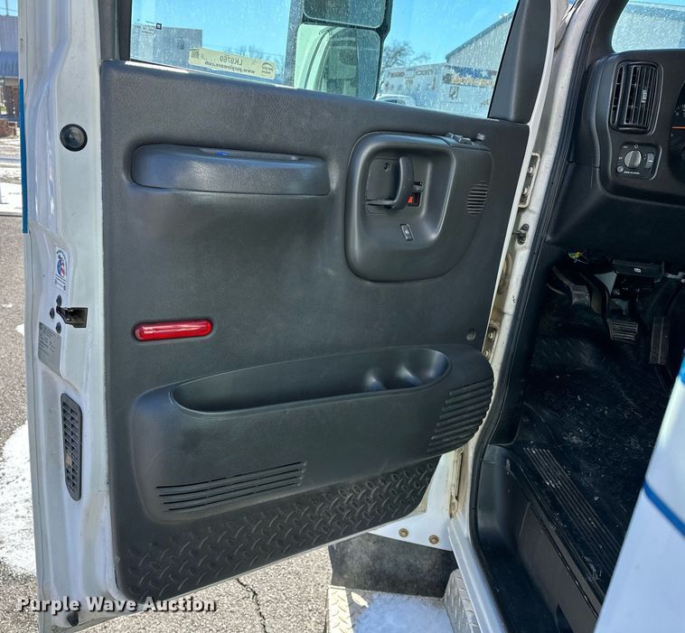 image for item LK9769 2008 GMC C4500 ambulance