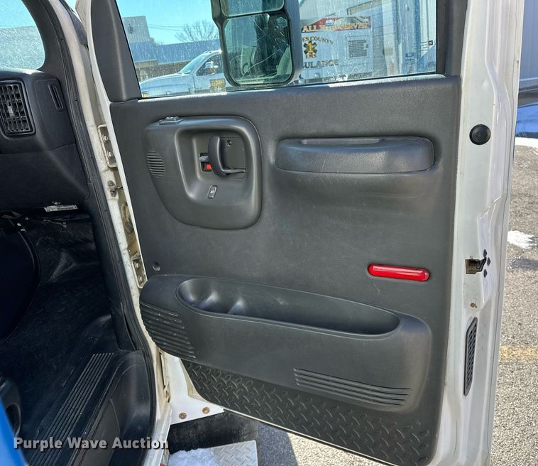 image for item LK9769 2008 GMC C4500 ambulance