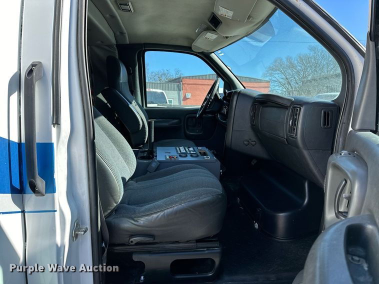 image for item LK9769 2008 GMC C4500 ambulance