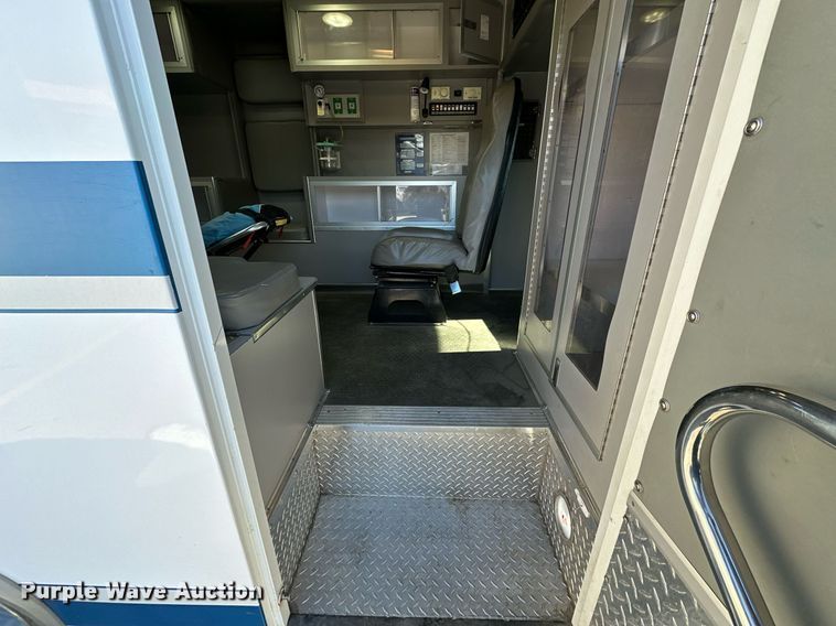 image for item LK9769 2008 GMC C4500 ambulance