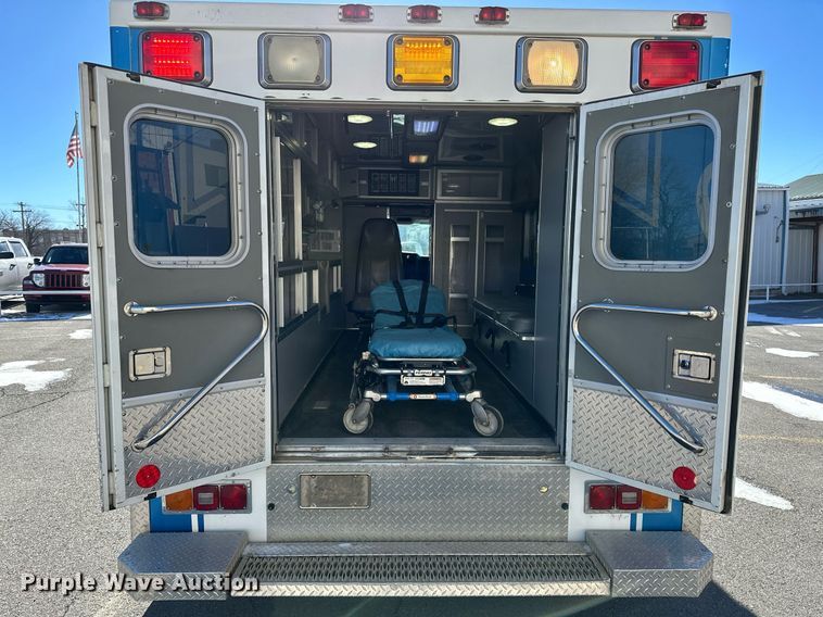 image for item LK9769 2008 GMC C4500 ambulance