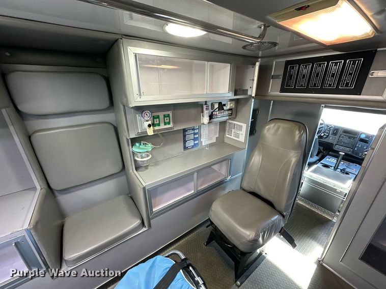 image for item LK9769 2008 GMC C4500 ambulance