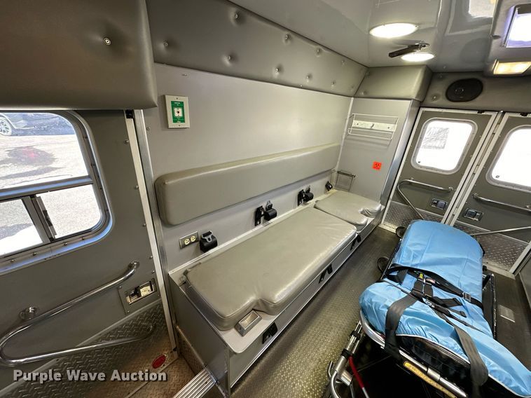 image for item LK9769 2008 GMC C4500 ambulance