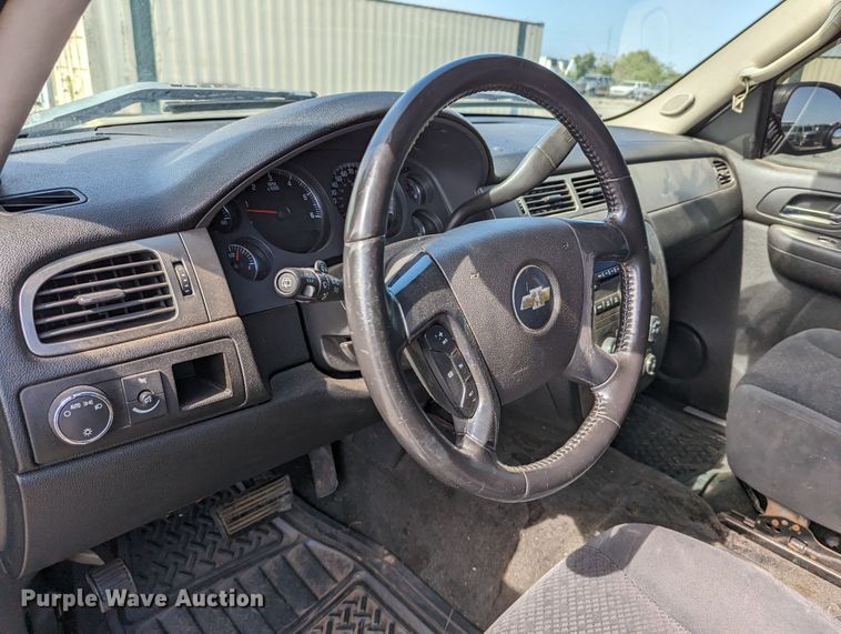 image for item LM9823 2007 Chevrolet Tahoe Police SUV