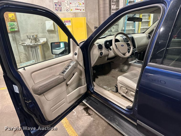 image for item LO9466 2006 Ford  Explorer SUV