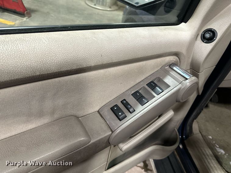 image for item LO9466 2006 Ford  Explorer SUV