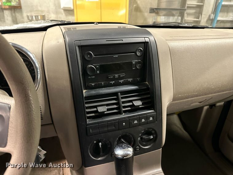 image for item LO9466 2006 Ford  Explorer SUV