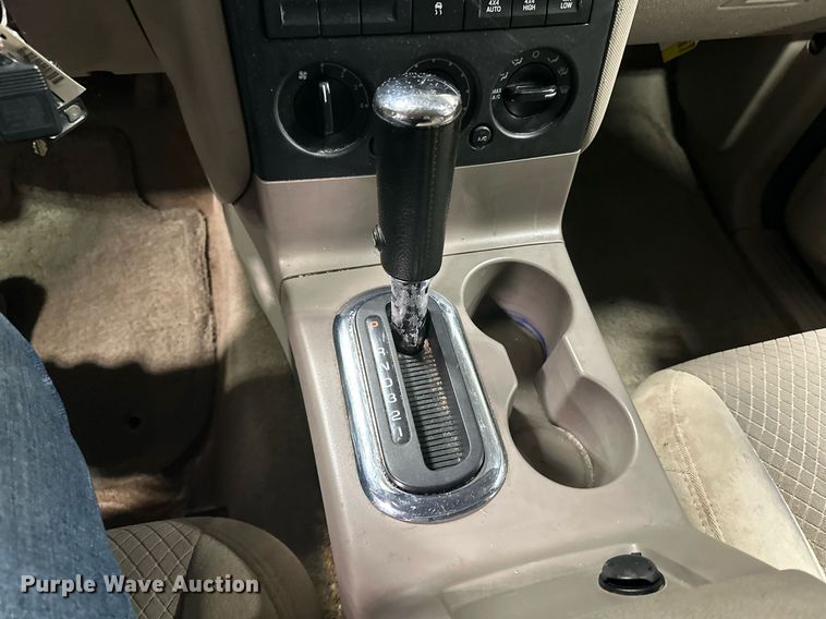 image for item LO9466 2006 Ford  Explorer SUV