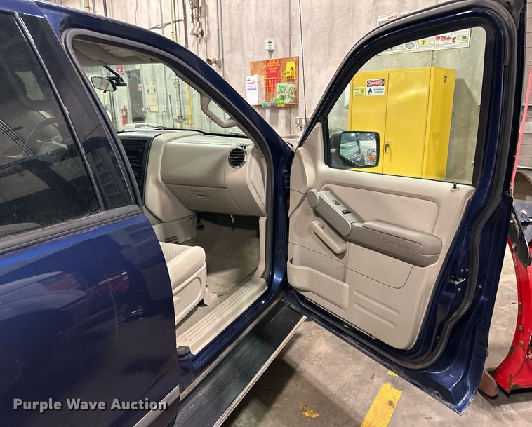 image for item LO9466 2006 Ford  Explorer SUV