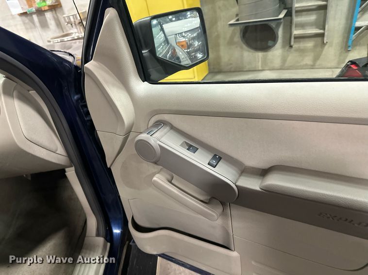 image for item LO9466 2006 Ford  Explorer SUV
