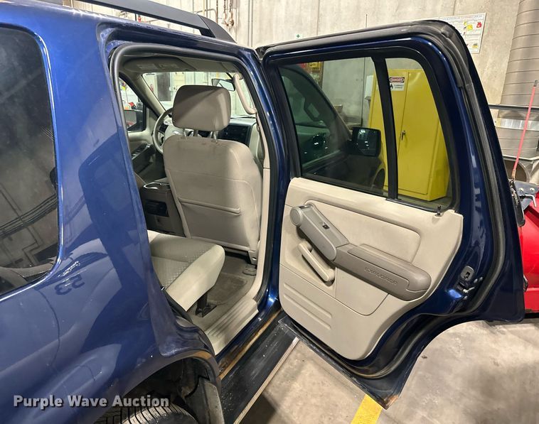 image for item LO9466 2006 Ford  Explorer SUV