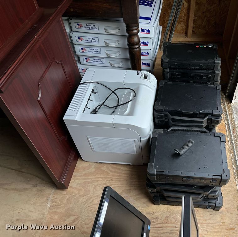 image for item LU9796 Office furniture