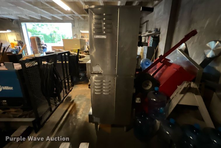 image for item LU9797 American Range double oven