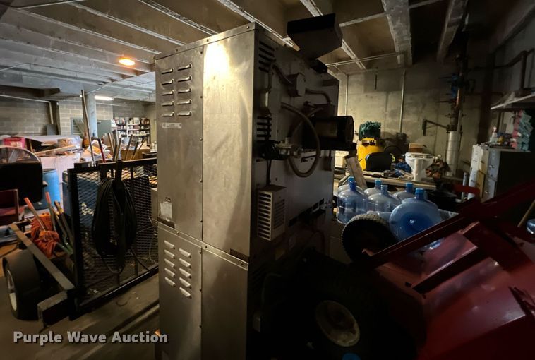 image for item LU9797 American Range double oven