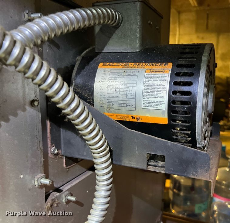 image for item LU9797 American Range double oven