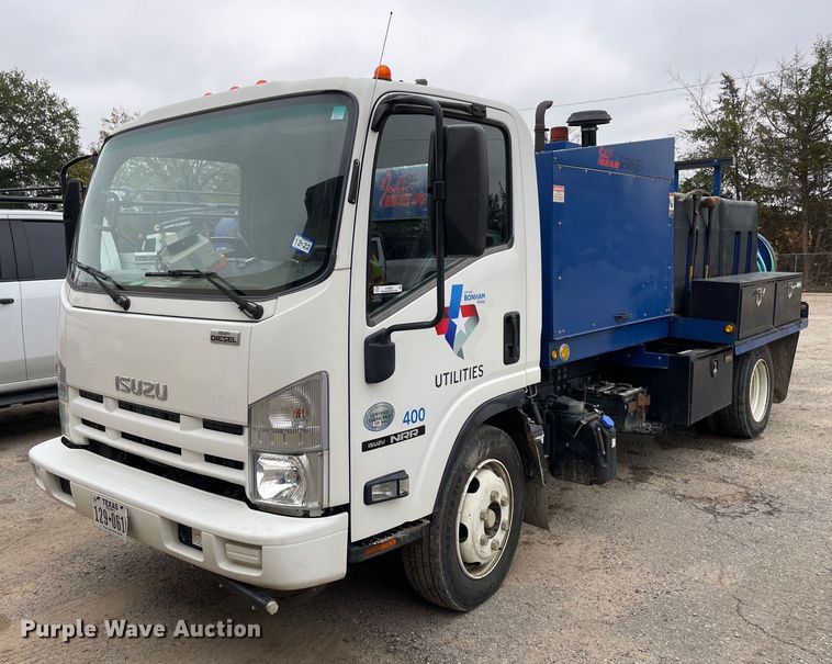 image for item LV9202 2015 Isuzu NQR sewer jetter truck