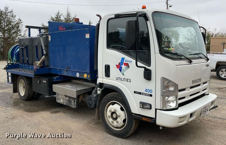 image for item LV9202 2015 Isuzu NQR sewer jetter truck