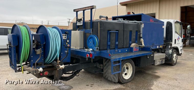 image for item LV9202 2015 Isuzu NQR sewer jetter truck