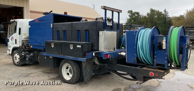 image for item LV9202 2015 Isuzu NQR sewer jetter truck