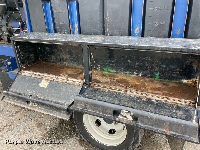 image for item LV9202 2015 Isuzu NQR sewer jetter truck