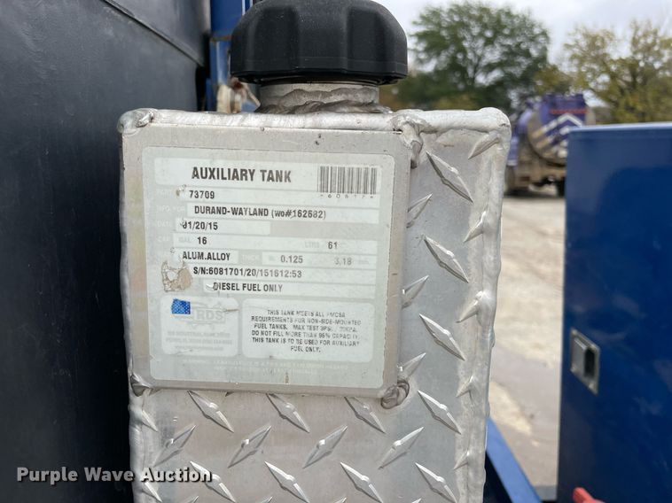 image for item LV9202 2015 Isuzu NQR sewer jetter truck