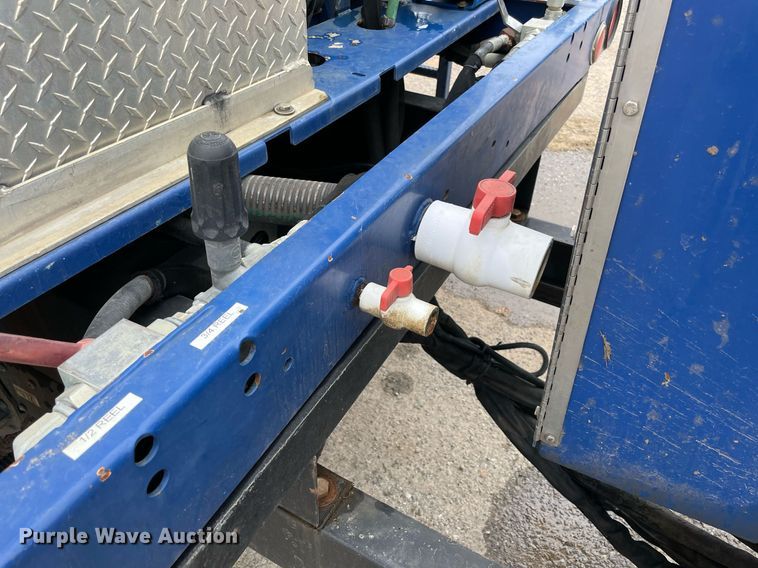 image for item LV9202 2015 Isuzu NQR sewer jetter truck