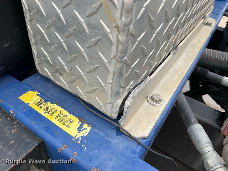 image for item LV9202 2015 Isuzu NQR sewer jetter truck