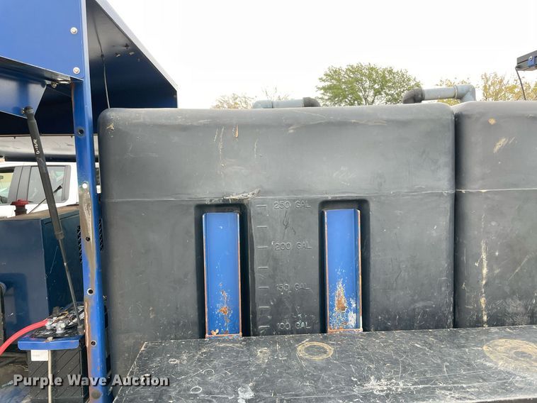 image for item LV9202 2015 Isuzu NQR sewer jetter truck