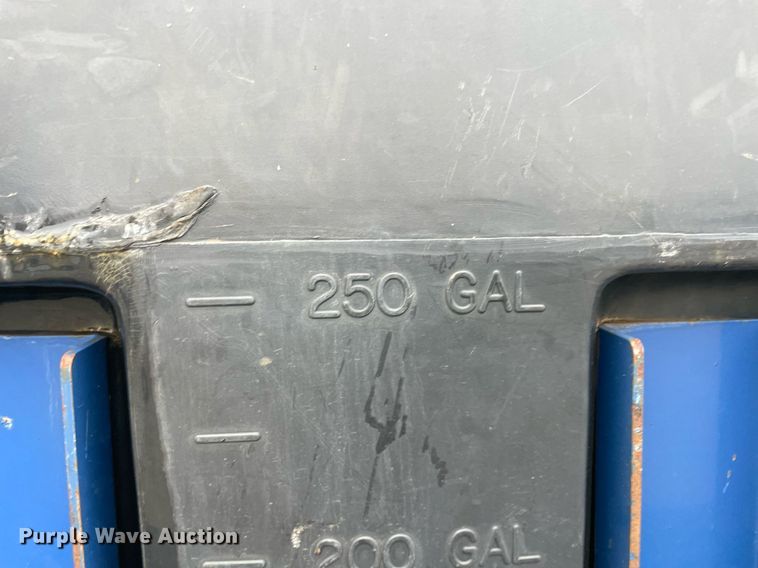 image for item LV9202 2015 Isuzu NQR sewer jetter truck