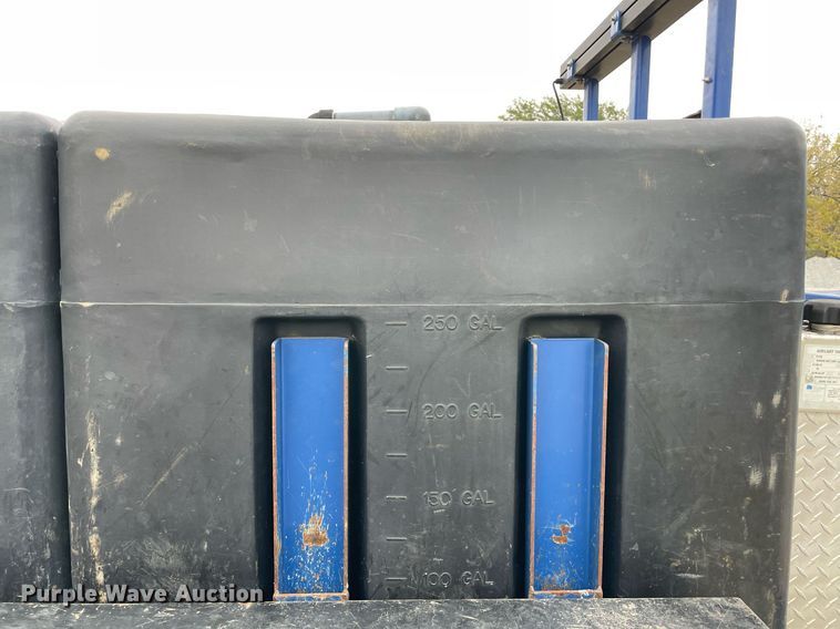 image for item LV9202 2015 Isuzu NQR sewer jetter truck