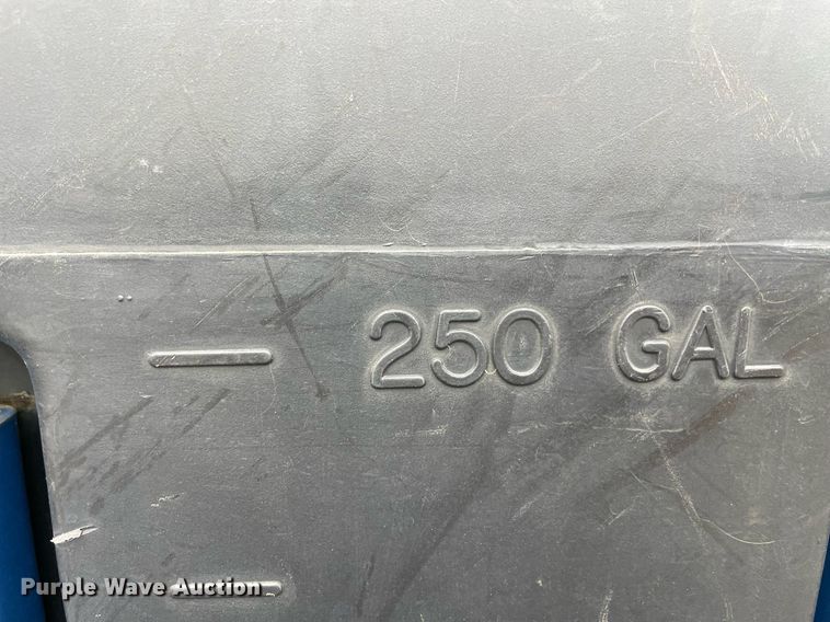 image for item LV9202 2015 Isuzu NQR sewer jetter truck