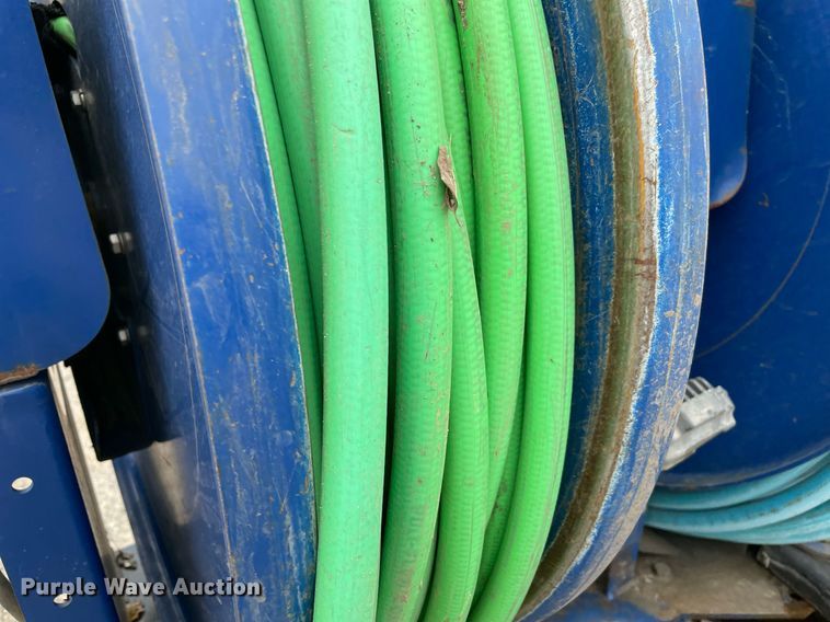 image for item LV9202 2015 Isuzu NQR sewer jetter truck