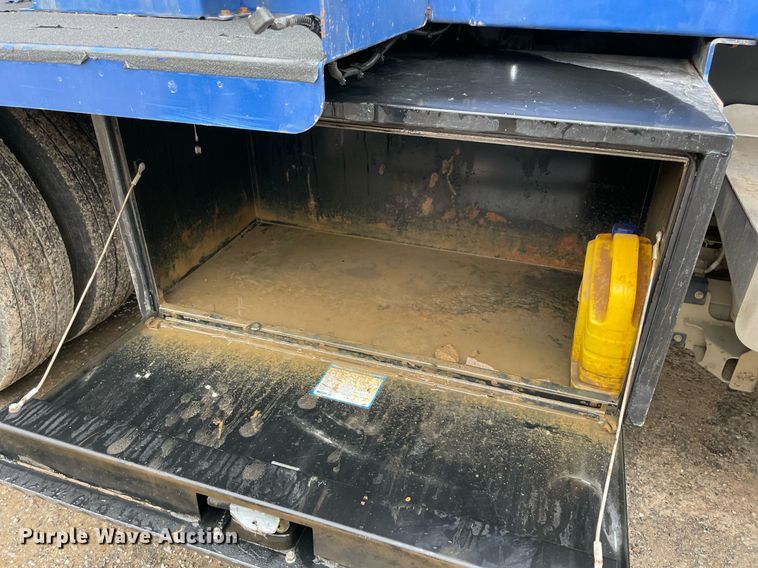 image for item LV9202 2015 Isuzu NQR sewer jetter truck