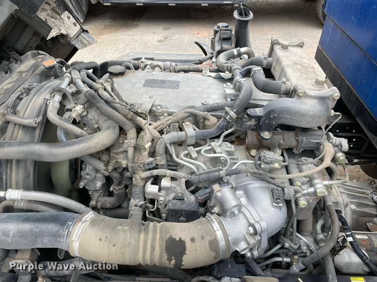 image for item LV9202 2015 Isuzu NQR sewer jetter truck