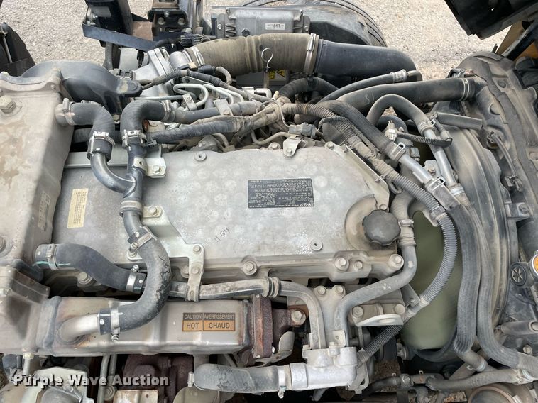 image for item LV9202 2015 Isuzu NQR sewer jetter truck