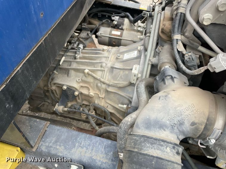 image for item LV9202 2015 Isuzu NQR sewer jetter truck