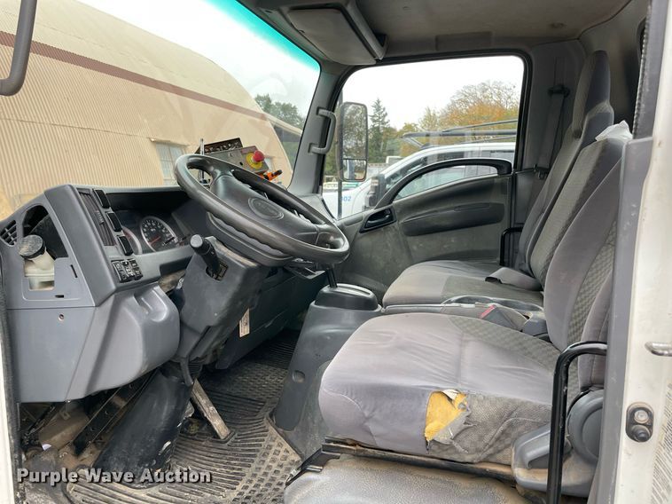 image for item LV9202 2015 Isuzu NQR sewer jetter truck