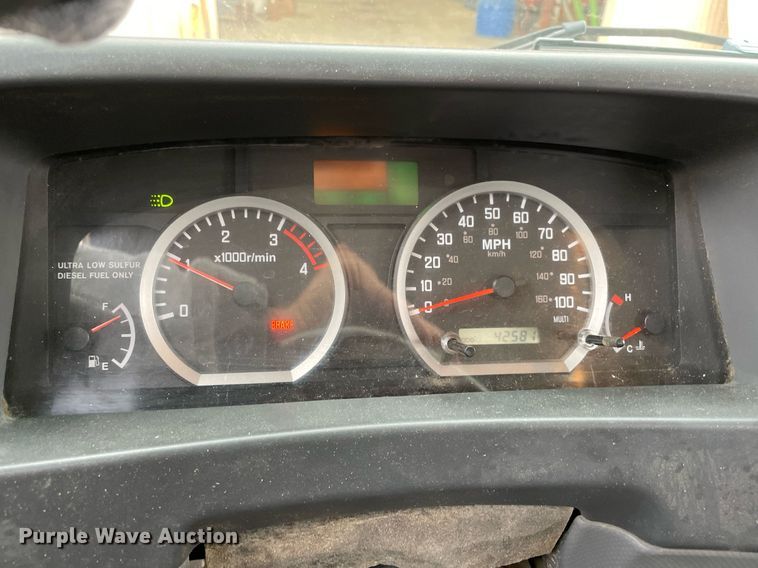 image for item LV9202 2015 Isuzu NQR sewer jetter truck