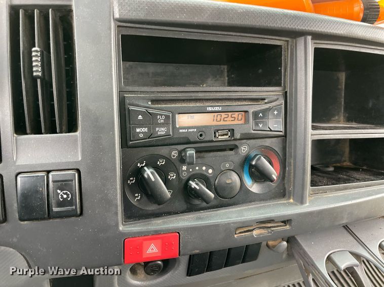 image for item LV9202 2015 Isuzu NQR sewer jetter truck