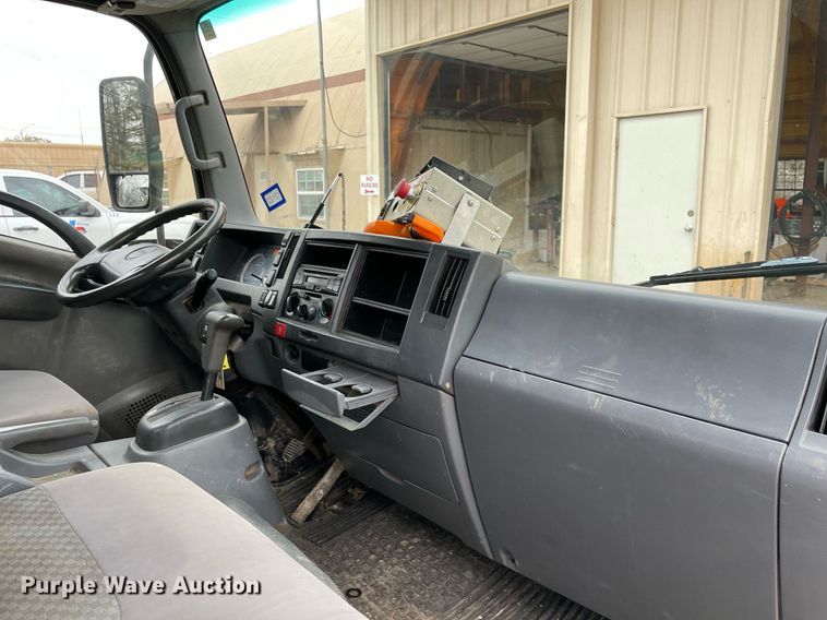 image for item LV9202 2015 Isuzu NQR sewer jetter truck