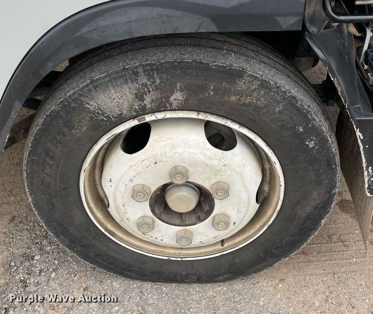 image for item LV9202 2015 Isuzu NQR sewer jetter truck