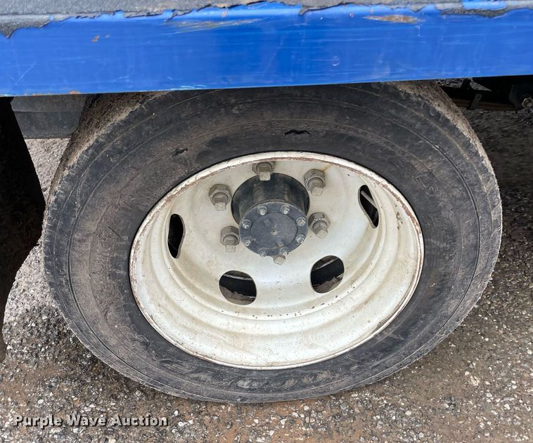 image for item LV9202 2015 Isuzu NQR sewer jetter truck