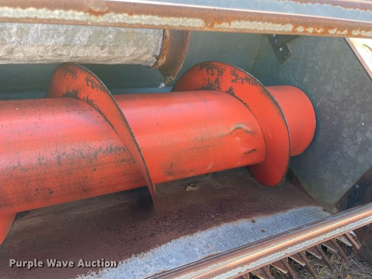 image for item LV9276 Gleaner II combine